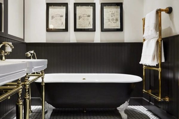 Black and gold bathroom decor