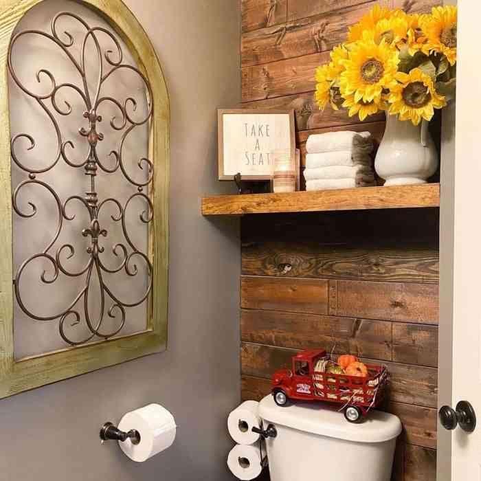 Fall bathroom wall decor