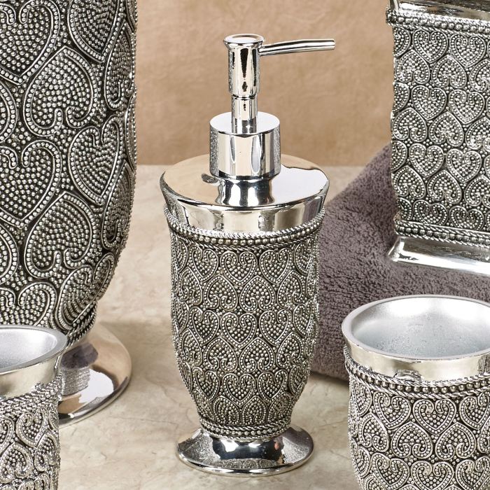 Silver bathroom decor ideas