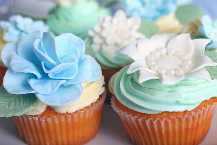 Wedding dress cake cupcakes